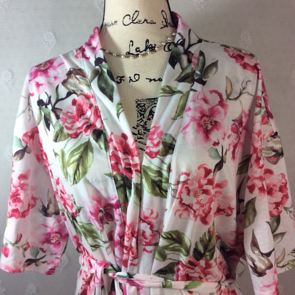 Show Me Your Mumu White Pink Floral Short Robe OS - Picture 3 of 8